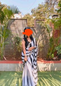 Ready to wear saree with blouse 🖤🤍