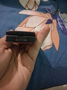 Samsung Flip Phone - Classic Design