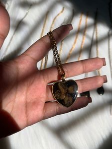 Resin pendent