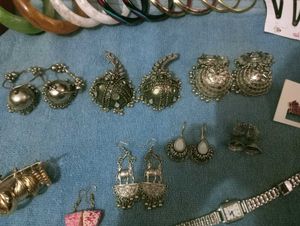 Assorted Women's Jewelry( price just for listi