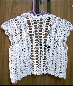 Cute White Neted Soft Woolen Short Shrug
