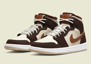 Nike Air Jordan 1 Mid Brown
