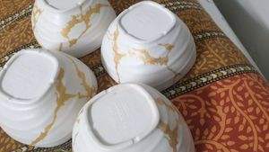Set of 4 White & Gold Marbled Bowls