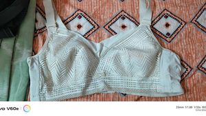Lace Detail Full Coverage Bra
