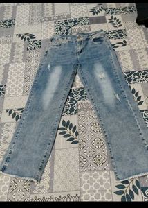 Light Wash Ripped Jeans
