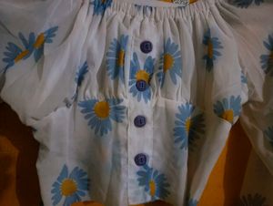 Cute Daisy Print Off-Shoulder Crop Top