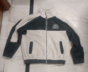 Trendy Fleece Jacket (suitable for colder regions)
