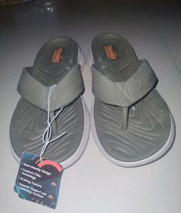 Skechers Men's Casual slipper..New With Tag.