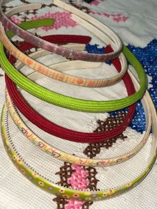 set of 6.RANDOM COLOURS