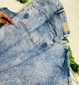 Distressed Wide Leg Jeans