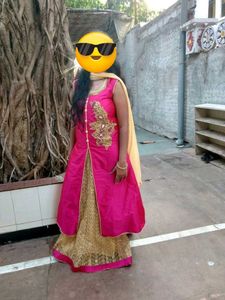 It's Gown With Golden Lehnga