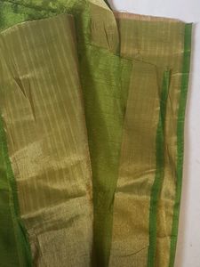 Beautiful Saree With Unstitched Blouse Piece