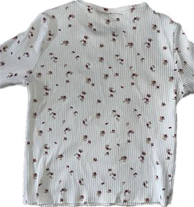 cutesy white slim fit crop top