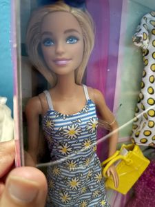 Barbie Doll with Fashion Accessories no coins