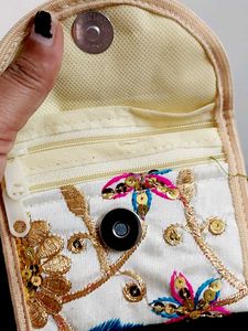 Embroidered White Wallet Bag