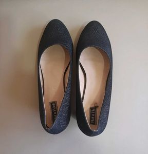 Flat n Heels Black Pumps