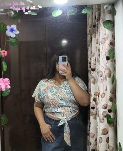 Floral Tie-Front Crop Top