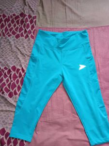 Turquoise Athletic Cropped Leggings