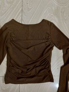 Chic Brown Ruched Top 🤎