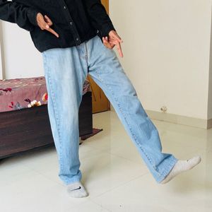 Men's Light Wash Straight Fit Jeans