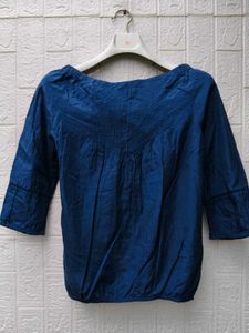 New with tag Off-Shoulder Blue Button-Up Top