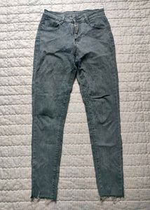 Stylish Grey Wash Skinny Jeans