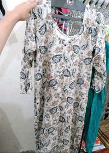 Beautiful Suit With Chikankari Plazzo