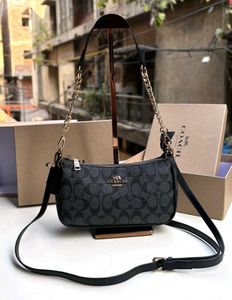 COACH**IMPORTED**12A QUALITY SHOULDER BAG WD box
