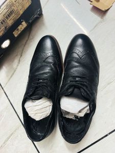 Arrow Men's Black Leather Oxford Shoes