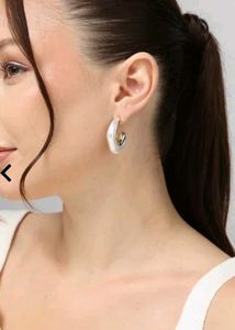 Chic Pearl &amp; Gold Hoop Earrings