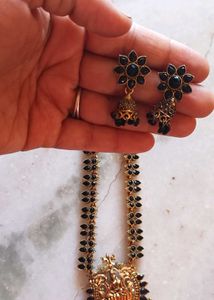 Black Stones Jewellery Set With Lakshmi Locket