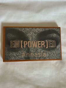Annasia "Empowered" 18-Shade Eyeshadow Palette 🎨