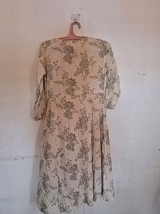 Elegant Floral Print Kurta
