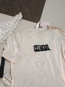 Women's "HEY!!" Graphic T-Shirt