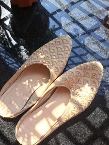 Elegant Ethnic Juttis