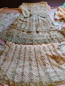 Neighborhood's embroidery 🪡 Shown in 3pc