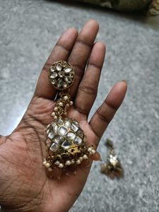 Elegant Kundan &amp; Pearl Jhumka Earrings