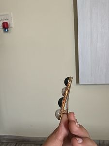Elegant Pearl &amp; Black Hair Clip