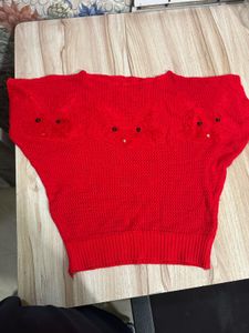 red cute top in new condition