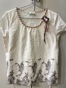 Chic White Embroidered Top