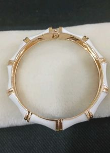 Elegant White &amp; Gold Bamboo Style Bracelet