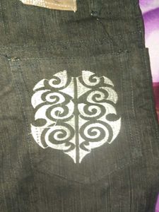 RARE Y2K EMBROIDERED BELL BOTTOM JEANS