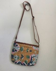 Fiona Sling &amp; Pouch Gift Set.