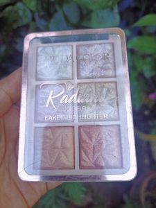 Radiant Elegance Baked Highlighter Palette