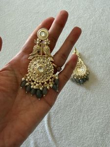 🩶🩶 Gold Toned Dangler Earrings