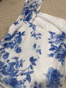 Blue floral print crop top