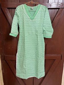 Green Printed V-Neck Kurta set