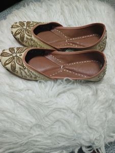 Ethnic Juttis