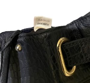 Authentic Balenciga Navy pebbled shoulder