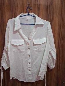 Chic White Collared Y2K Shirt✨️